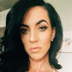 Meet your Posher, Karla